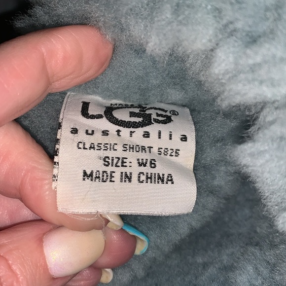Ugg woman’s classic short rare blue size 6w - Picture 11 of 13